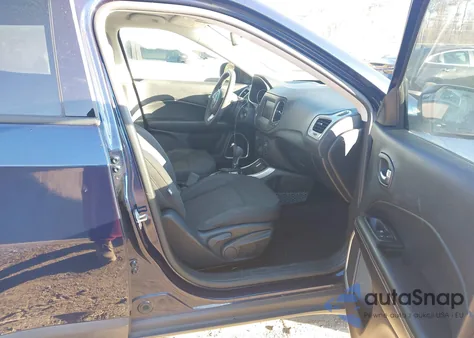 2019 Jeep Compass Sport Fwd z USA, uszkodzony, nr VIN 3C4NJCAB7KT676956